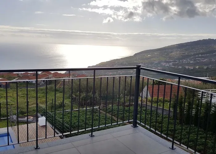 Guine Arco da Calheta (Madeira)